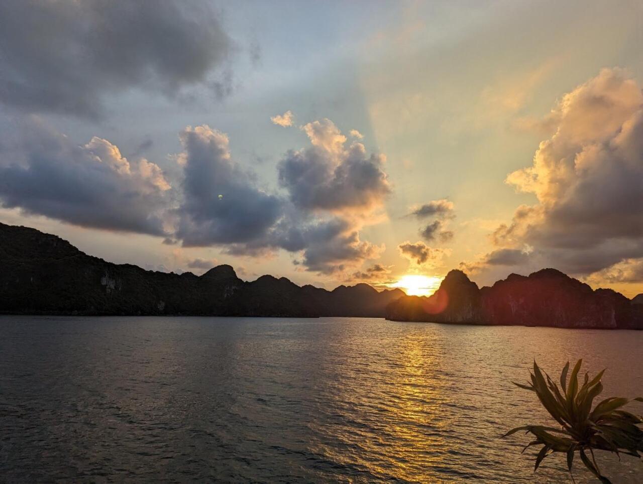 Cat Ba Wonder Hotel Dong Khe Sau Exterior foto
